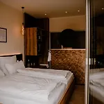 Weinzuhause Hotel-restaurant-vinothek