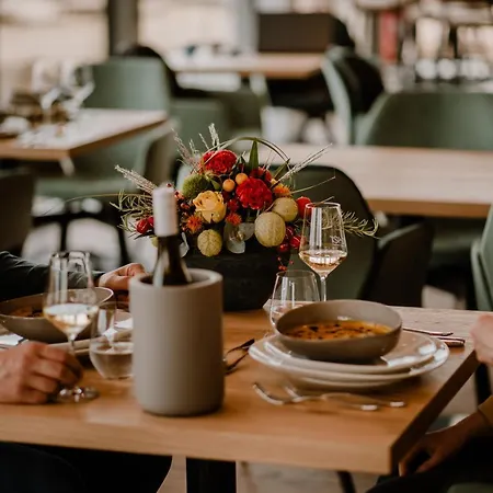 Weinzuhause Hotel-restaurant-vinothek ホテル