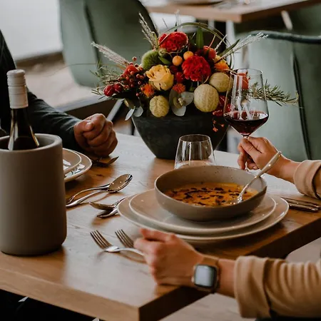 Weinzuhause Hotel-restaurant-vinothek