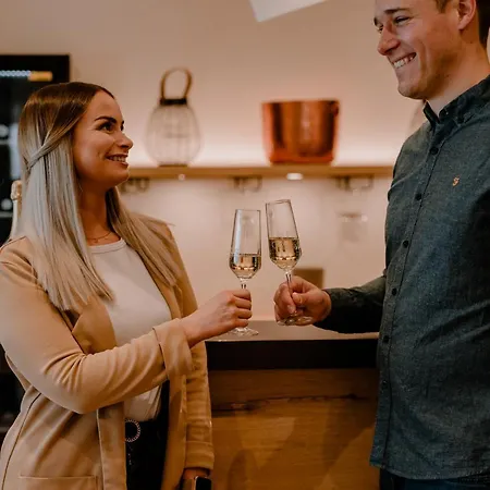 Weinzuhause Hotel-restaurant-vinothek 4*