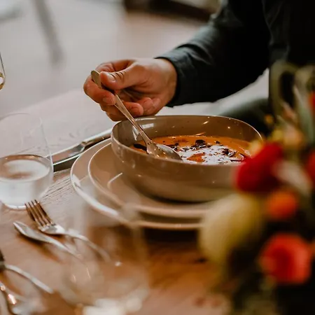 Weinzuhause Hotel-restaurant-vinothek ホテル Mommenheim