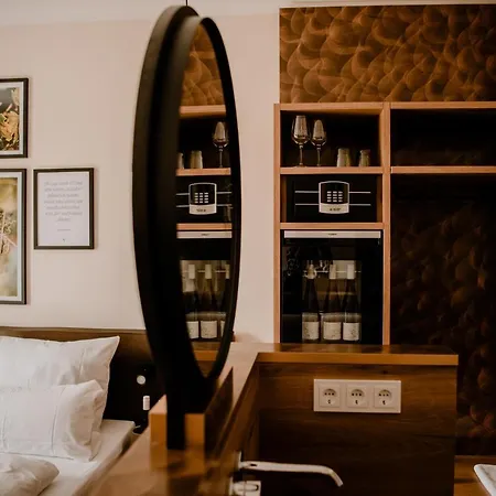 Weinzuhause Hotel-restaurant-vinothek Hotel 4*