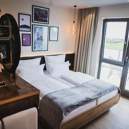 Weinzuhause Hotel-restaurant-vinothek Hotel 4*