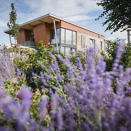 Weinzuhause Hotel-restaurant-vinothek Hotel 4*