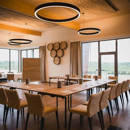 Weinzuhause Hotel-restaurant-vinothek Hotell Mommenheim