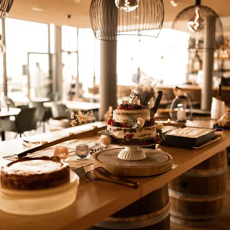 Weinzuhause Hotel-restaurant-vinothek ホテル Mommenheim