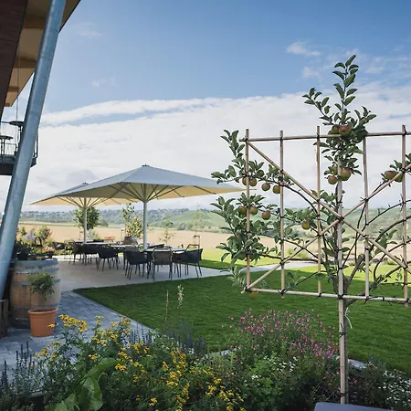 Weinzuhause Hotel-restaurant-vinothek Hotel 4*