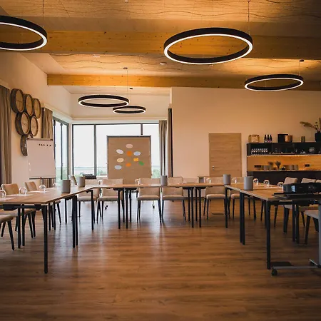 Weinzuhause Hotel-restaurant-vinothek 4*