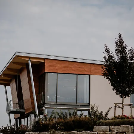 Weinzuhause Hotel-restaurant-vinothek 4*