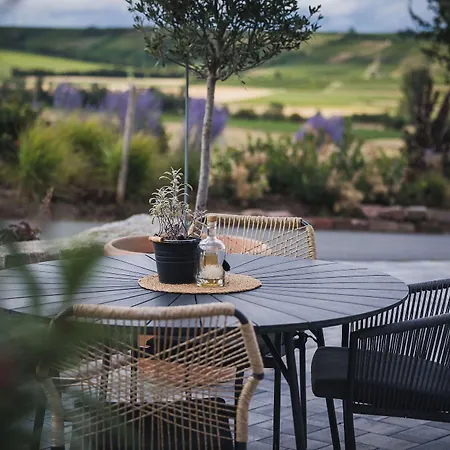 Hotel Weinzuhause Hotel-restaurant-vinothek 4*