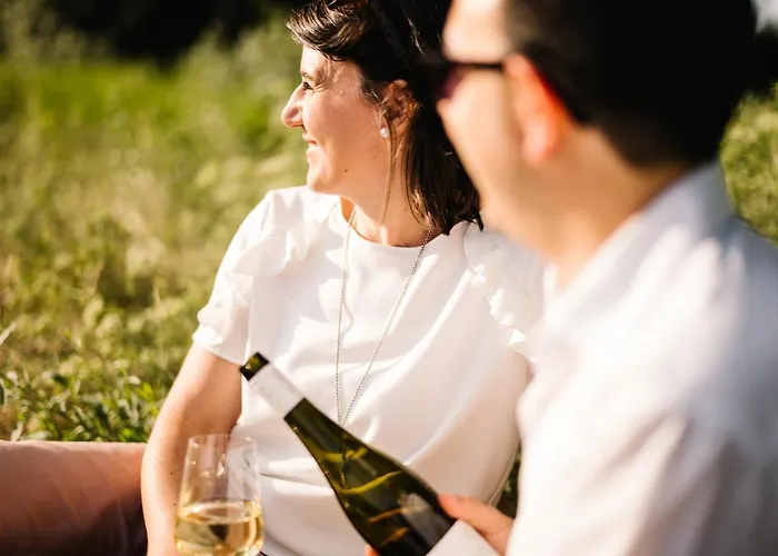 Weinzuhause Hotel-restaurant-vinothek מלון Mommenheim