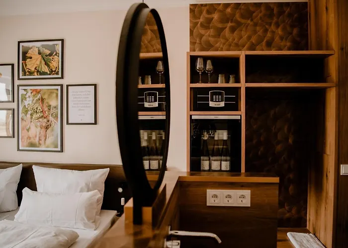 Weinzuhause Hotel-restaurant-vinothek מלון 4*