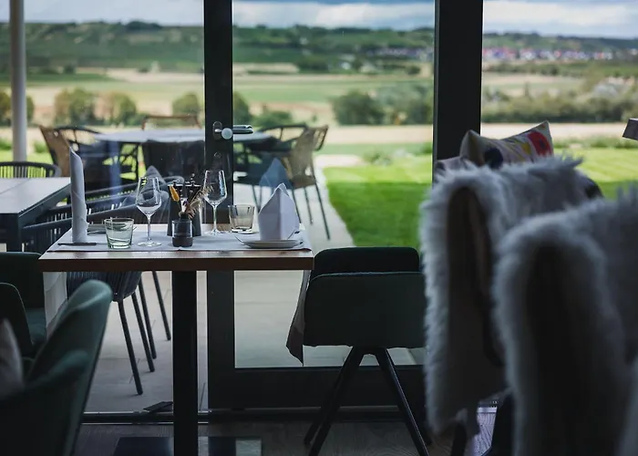 Weinzuhause Hotel-restaurant-vinothek מלון 4*