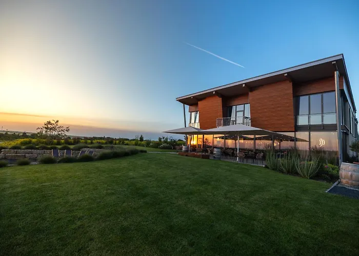 Weinzuhause Hotel-restaurant-vinothek Hotel 4*