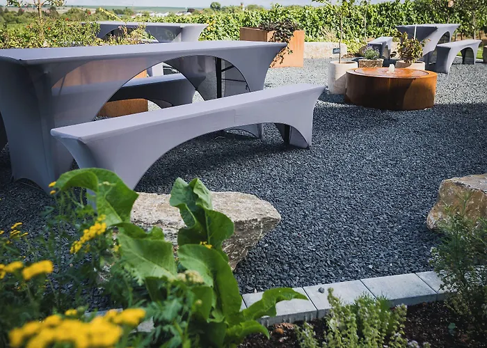 Weinzuhause Hotel-restaurant-vinothek מלון 4*