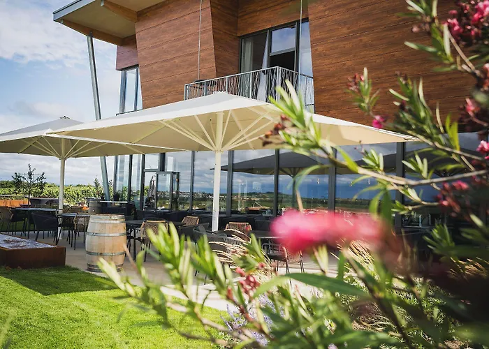 Weinzuhause Hotel-restaurant-vinothek 4*